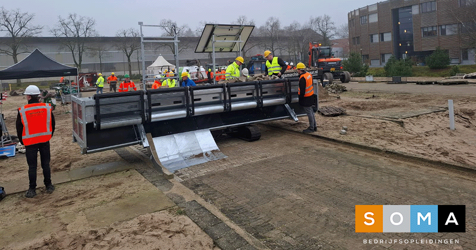 volautomatische bestratingsmachine demonstratie bij SOMA Bedrijfsopleidingen